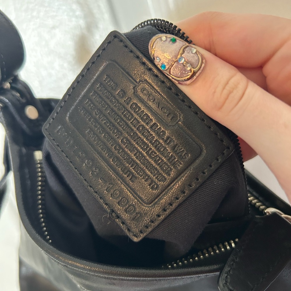 Vintage over the sholder coach Black Leather purse